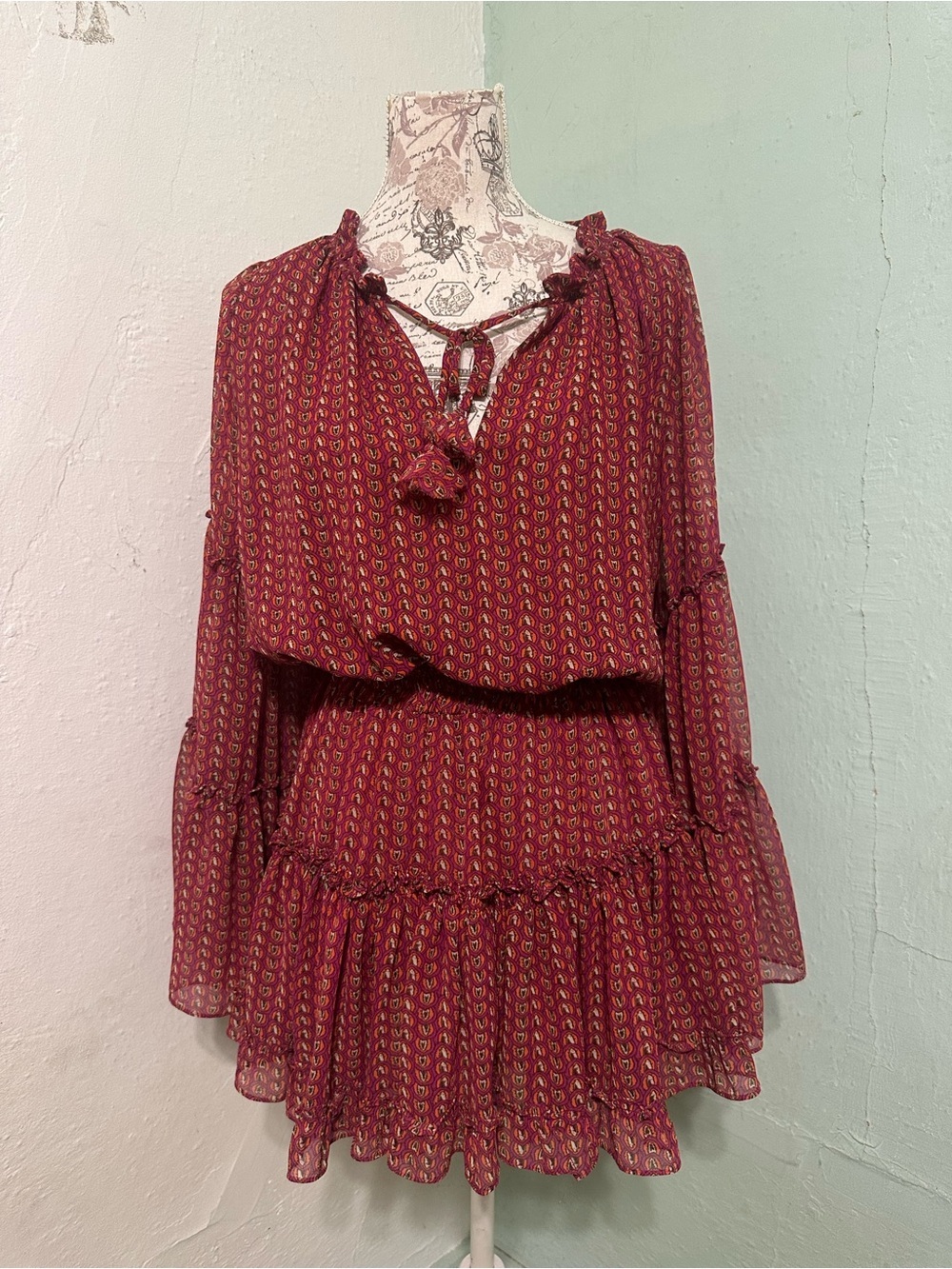 Misa Los Ángeles pink orange  Patterned tiered Dress size medium long sleeve